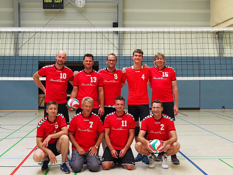 Die Mannen von h.l.: Stefan, Moppi, Uwe, Johannes, Kasi<br /> Die Mannen von v.l.: Matse, Rainer, Andi, Kubi<br /> Es fehlen: Dirk, Stefan, Christian, Hannes P9092196